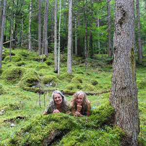 Zertifizierte Waldbaden-Trainerinnen Österreich/Tirol: Lissi Totschnig und Sabine Buchberger